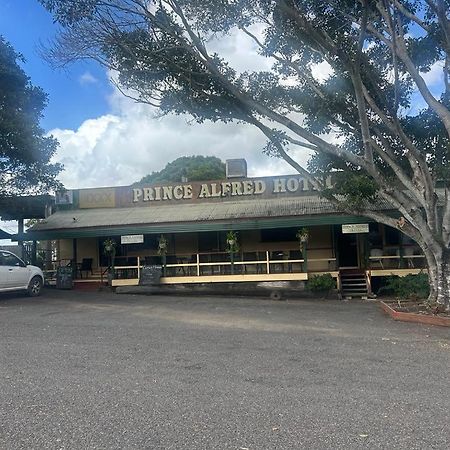 Gundy Pub & Caravan Park Gundiah Exterior photo